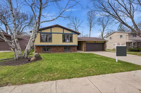 614 Chatham Ter, Madison, WI 53711
