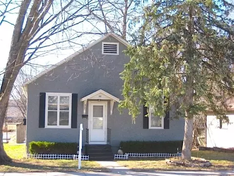 817 N Beaumont Rd, Prairie Du Chien, WI 53821