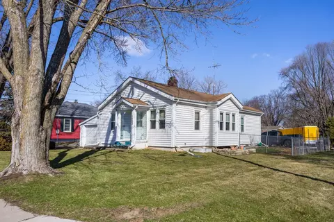 1023 Black Bridge Rd, Janesville, WI 53545