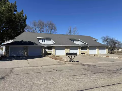 1320 Lincoln Ave, Prairie Du Sac, WI 53578