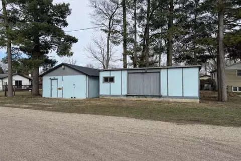 1604 E 3rd Ave, Brodhead, WI 53520