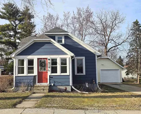 814 Wilcox St, Waupun, WI 53963