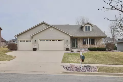 430 21st St, Prairie Du Sac, WI 53578