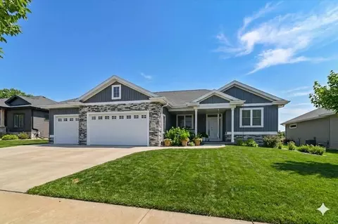 816 Damascus Trl, Cottage Grove, WI 53527