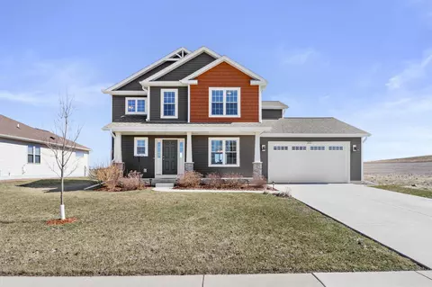302 Autumn Crest Ln, Lake Mills, WI 53551