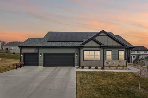 655 Ridge View Ln, Oregon, WI 53575