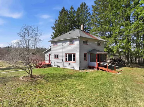 265 Fawn Ct, Oxford, WI 53952
