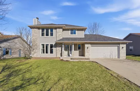 329 N Heatherstone Dr, Sun Prairie, WI 53590