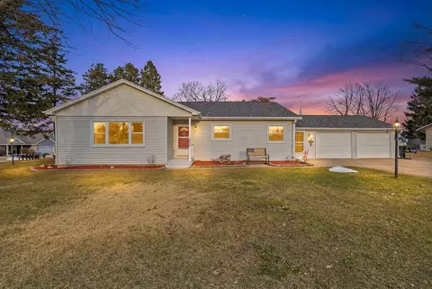 206 N Depot St, Fox Lake, WI 53933