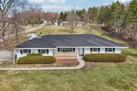 5484 Niesen Rd, Cross Plains, WI 53528