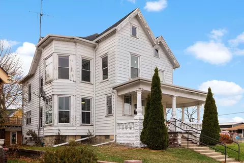 1420 9th St, Monroe, WI 53566