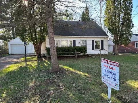 387 N Wisconsin St, Berlin, WI 54923