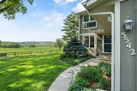 3542 Valley Ridge Rd, Middleton, WI 53562