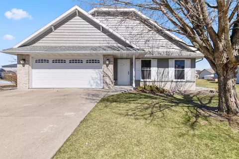 4011 Greenbriar Dr #1, Janesville, WI 53546
