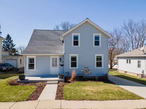 321 Clarence St, Fort Atkinson, WI 53538