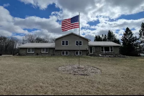 n2349 Overgaard Road, Elroy, WI 53929