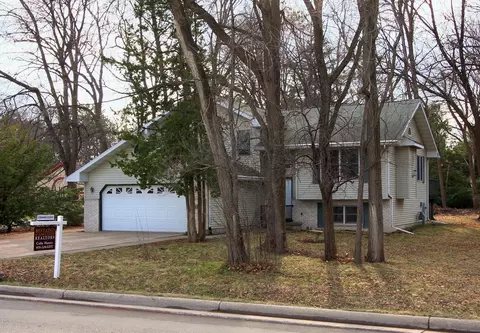 2118 Shafer Dr, Fitchburg, WI 53711