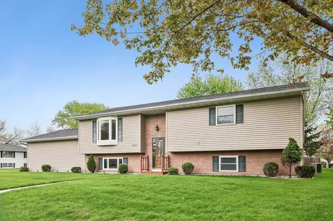 1501 Locust Ln, Prairie Du Sac, WI 53578