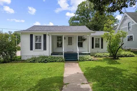 203 S 1st St, Evansville, WI 53536