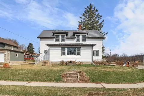 207 Water St, Blanchardville, WI 53516