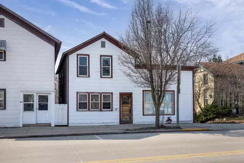 173 N Monroe St, Waterloo, WI 53594