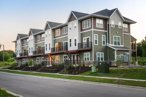 2674 Notre Dame Dr #702, Fitchburg, WI 53711