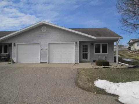 1523 15th St #59, Baraboo, WI 53913