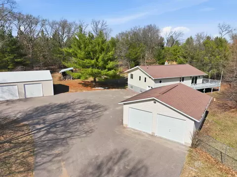 890 Gale Dr, Wisconsin Dells, WI 53965