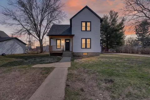1104 W 5th Ave, Brodhead, WI 53520
