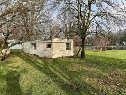 329 Sunrise Ct, Edgerton, WI 53534