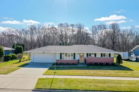 257 Mohawk Rd, Janesville, WI 53545
