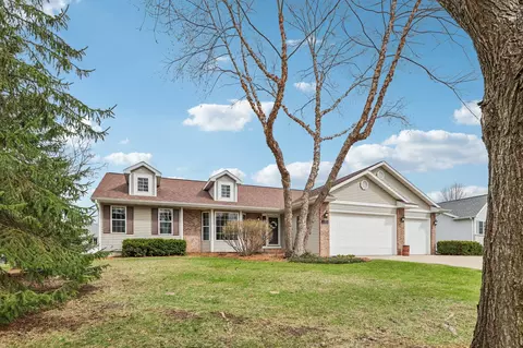 2188 Essex Dr, Sun Prairie, WI 53590