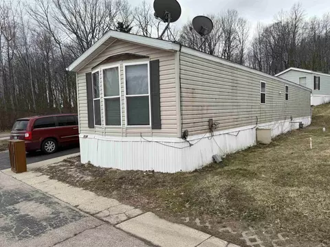 w211n11863 Hilltop Dr #D14, Germantown, WI 53022