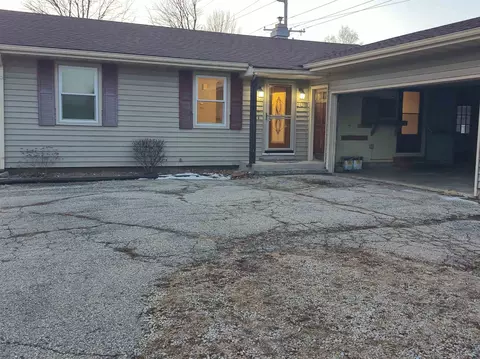 2011 N Sumac Dr, Janesville, WI 53545