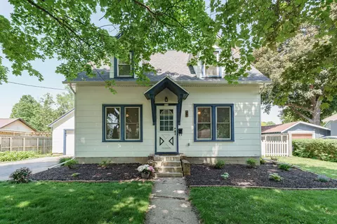834 S Birdsey St, Columbus, WI 53925