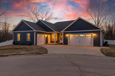 631 Fiddlehead Ct, Green Lake, WI 54941