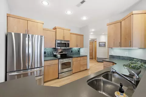 1101 Hamilton St #204, Stoughton, WI 53589