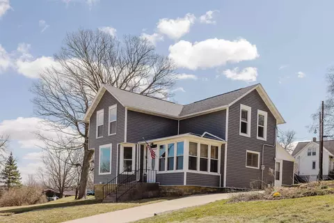 318 Maiden St, Mineral Point, WI 53565