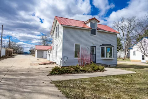 607 N Main St, Necedah, WI 54646