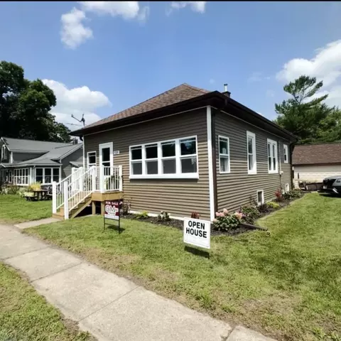 120 W 114 W Washington St, Poynette, WI 53955