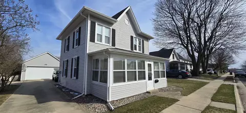 105 Bacon St, Waunakee, WI 53597