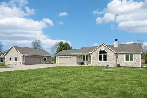 6156 Gwen Ln, Allenton, WI 53002