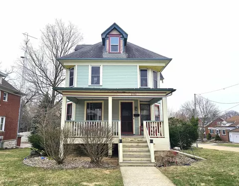 2102 11th St, Monroe, WI 53566