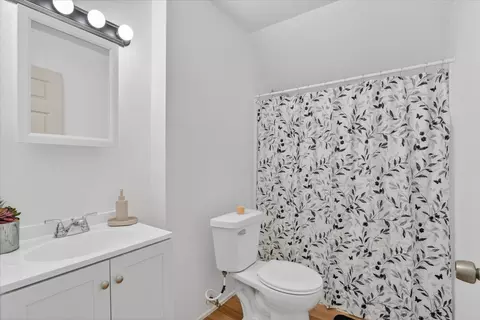 Bath - 1423 Hull Ave, Beloit, WI 53511 photo 1 of 2