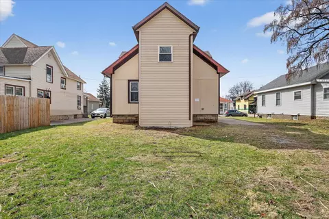 Exterior - 1423 Hull Ave, Beloit, WI 53511 photo 6 of 10