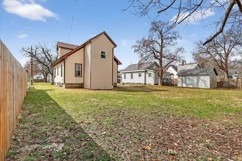 Exterior - 1423 Hull Ave, Beloit, WI 53511 photo 9 of 10