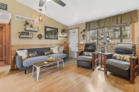 Living - 129 E Water St, Montello, WI 53949 photo 3 of 4