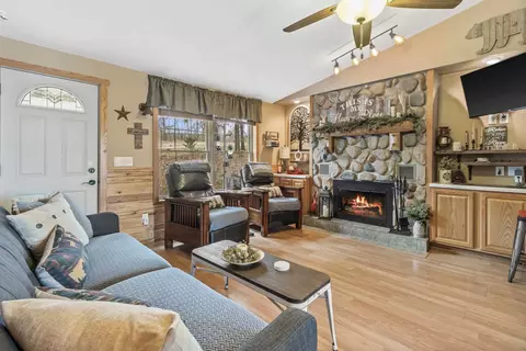 Living - 129 E Water St, Montello, WI 53949 photo 1 of 4