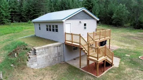 1004 Gem Ct, Wisconsin Dells, WI 53965