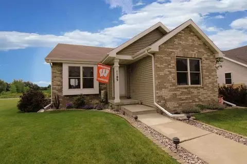 1189 Gas Light Dr, Sun Prairie, WI 53590